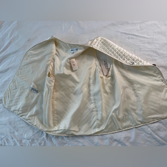 Vintage 90s Ivory Quilted Vest Jones & Co Rayon Lined Coastal Luxury Size M - Picture 8 of 12